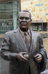 Calvin Griffith Statue